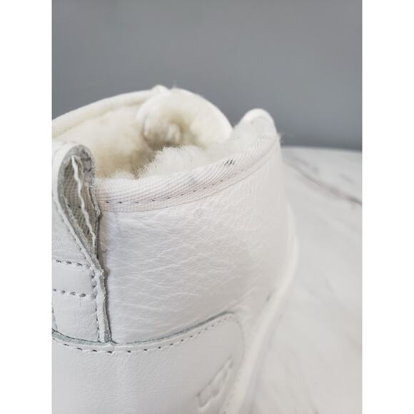 NEW WITHOUT BOX UGG Men’s Neumel Boot Solid White Chukka Size 10 WARM Bright - Picture 3 of 8